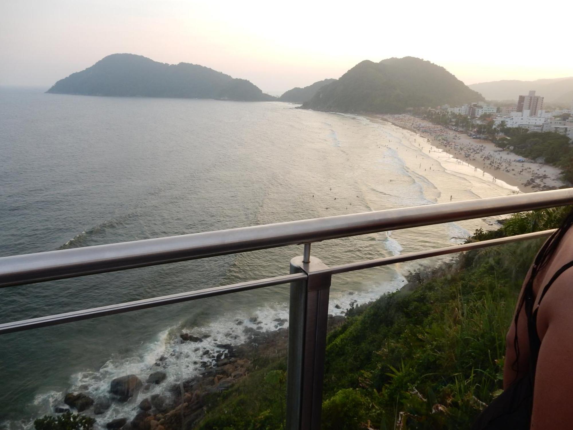 Casa Sete Enseada Ar Cond Suite E Estacionamento Gratis E Uma Otima Localizacao Na Enseada Guarujá Exterior foto